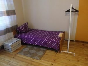 Mieszkanie dla pracowników/ekipy 5 osób, przy PKP Włochy, ul. Potrzebna 15, dojazd do Centrum 12 min.