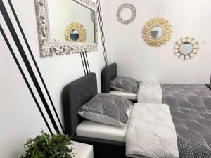Noclegi pracownicze Pod 7- Apartament „Biały ” 5 osobowy