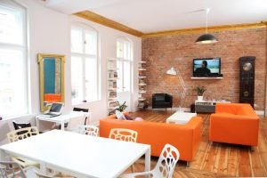 Blooms Hostel Inn & Apartments